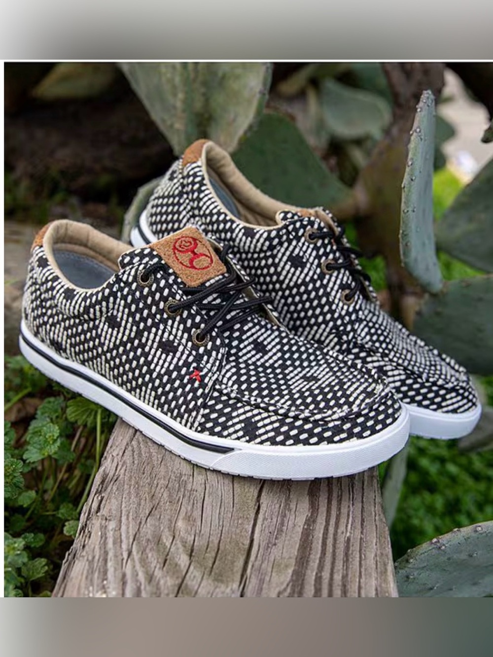 Twisted X Women’s Hooey Black & White Low-Top Loper Sneaker - Size 9